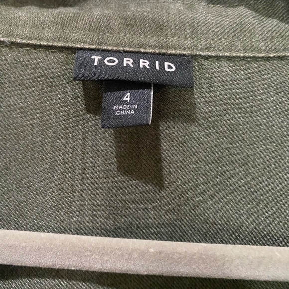 Torrid Taylor Relaxed Fit Rayon Twill Button-Up Shirt - Picture 2 of 7